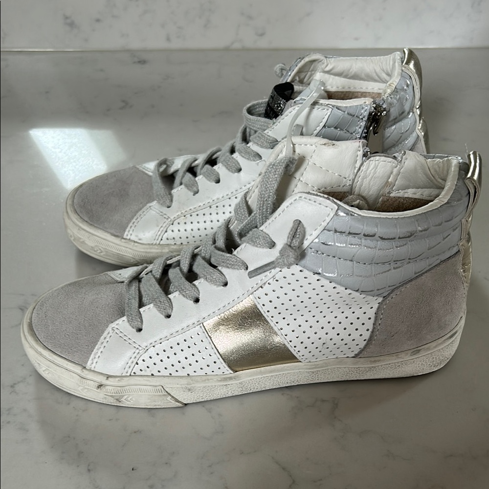 VINTAGE HAVANA Women’s Stylish High-Top Sneakers in White and Metallic size 6